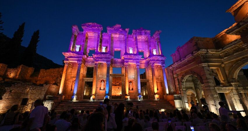 Aydın Çıkışlı Efes Antik Kenti Gece Müzeciliği Turu